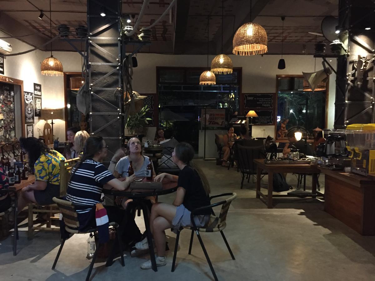 Phong Nha Gecko Hostel Донгхой Экстерьер фото